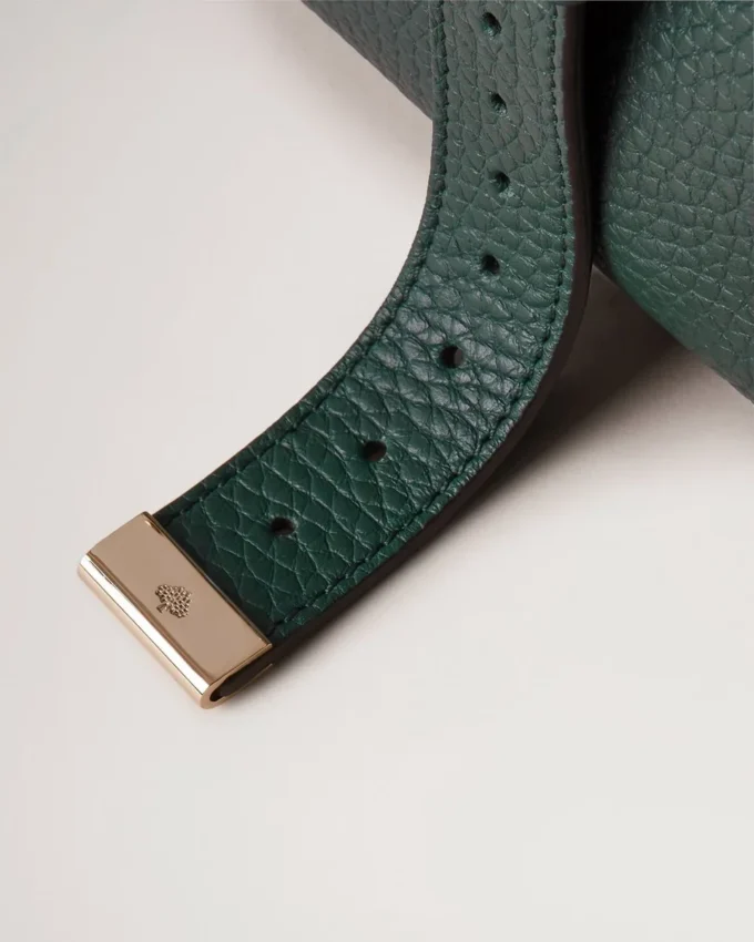 Alexa Mulberry Green Heavy Grain Sustainable Icons