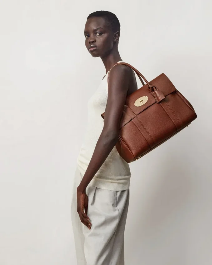 Bayswater i ek, liten väska i läder med klassisk struktur, Mulberry Bayswater i ek, liten väska i läder med klassisk struktur, Mulberry