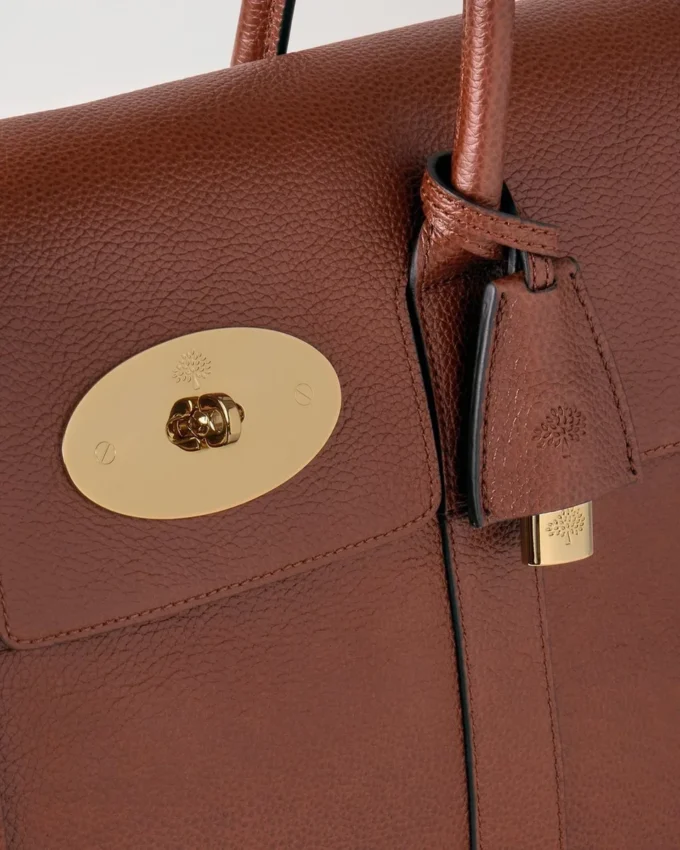 Bayswater i ek, liten väska i läder med klassisk struktur, Mulberry Bayswater i ek, liten väska i läder med klassisk struktur, Mulberry