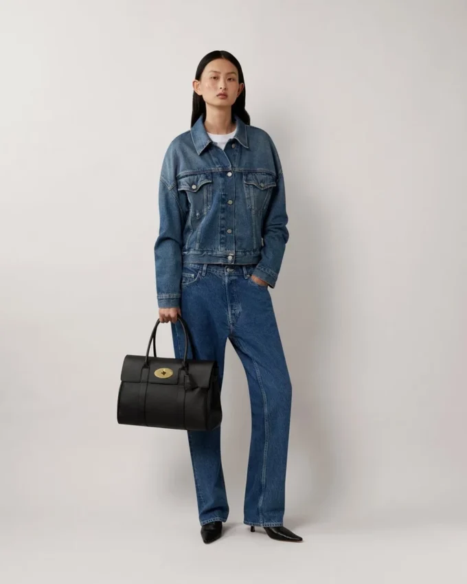 Bayswater i svart och mässing, liten väska med klassisk struktur, Mulberry
