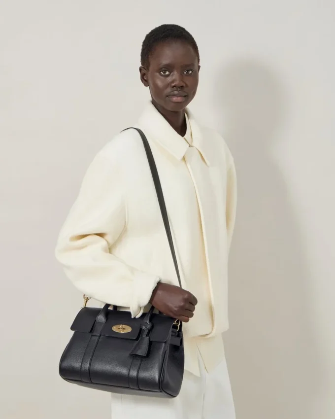 Bayswater Satchel i svart, liten, klassisk kornig Mulberry