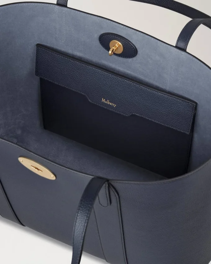 Bayswater Tote Night Sky & Poplin Blue Liten klassisk struktur med kontrast Bayswater Tote Night Sky & Poplin Blue Liten klassisk struktur med kontrast