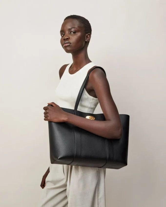 Bayswater Tote Svart Små klassiska kornmönster Damer Bayswater Tote Svart Små klassiska kornmönster Damer