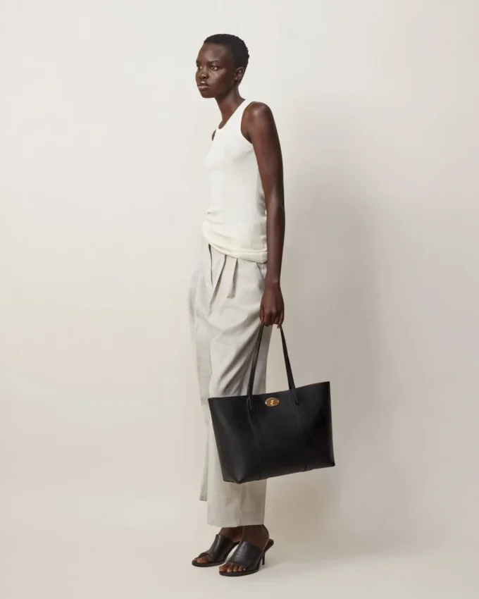 Bayswater Tote Svart Små klassiska kornmönster Damer Bayswater Tote Svart Små klassiska kornmönster Damer
