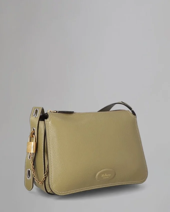 Billie Pre-Loved Summer Khaki Small Classic Grain Billie Pre-Loved Summer Khaki Small Classic Grain