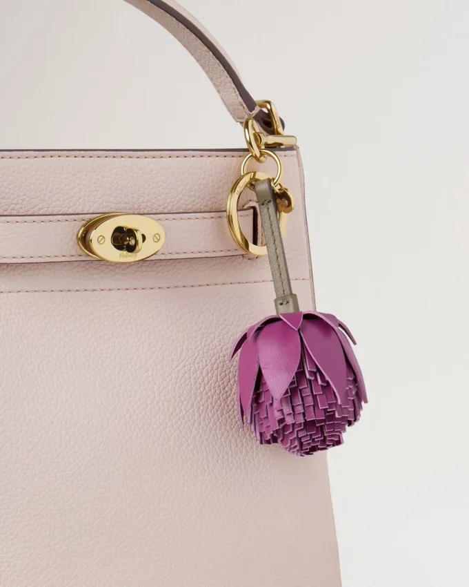 Blommig nyckelring – Pom Pom Orchid Bloom blandade material