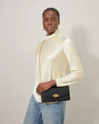 Darley Clutch Svart Liten klassisk struktur Damer