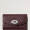 Darley vikbar plånbok med flera kortfack, svart körsbär, liten, klassisk struktur
