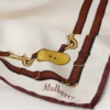 Fyrkantig scarf – bälteskant, krämfärgad silketwill, dam Fyrkantig scarf – bälteskant, krämfärgad silketwill, dam