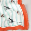 Fyrkantig scarf – Feather Lure marinblå & korallorange silkestwill Fyrkantig scarf – Feather Lure marinblå & korallorange silkestwill