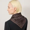 Fyrkantig scarf – Leopard Ebony Silk Twill för kvinnor Fyrkantig scarf – Leopard Ebony Silk Twill för kvinnor