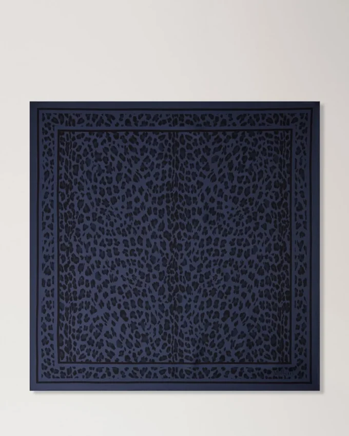 Fyrkantig scarf – Leopard Night Sky Silk Twill för kvinnor
