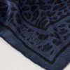 Fyrkantig scarf – Leopard Night Sky Silk Twill för kvinnor