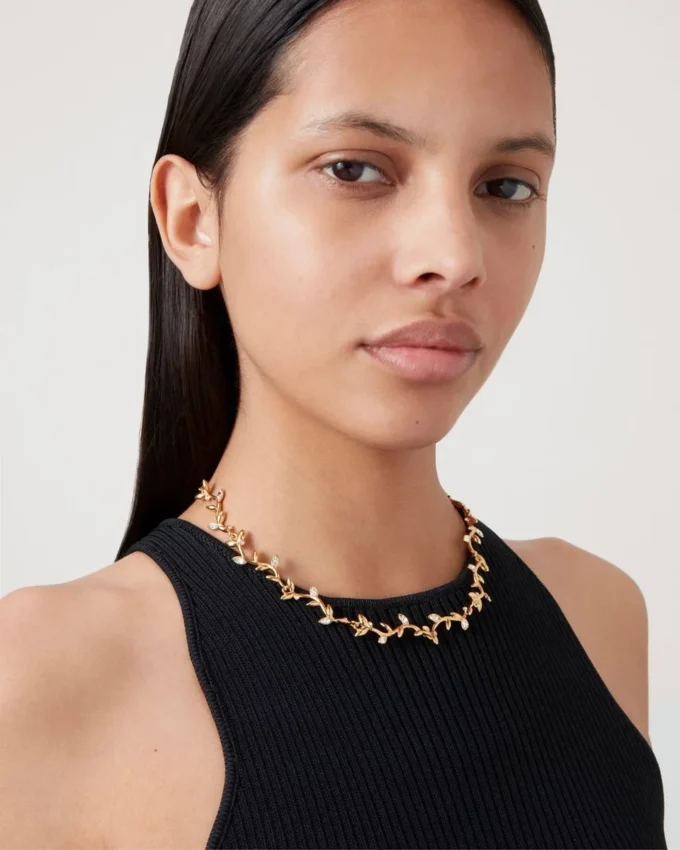 Halsband med blad från Mulberry i guld och blandade material för kvinnor Halsband med blad från Mulberry i guld och blandade material för kvinnor