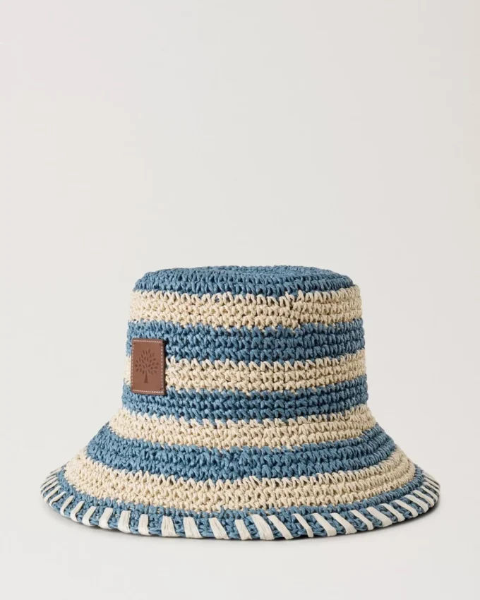 Hatt med horisontella ränder Brightonblå pappersraffia