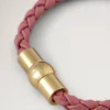 Iris-armband rosa Scrumpy Litet klassiskt kornigt läder och pläterat rostfritt stål