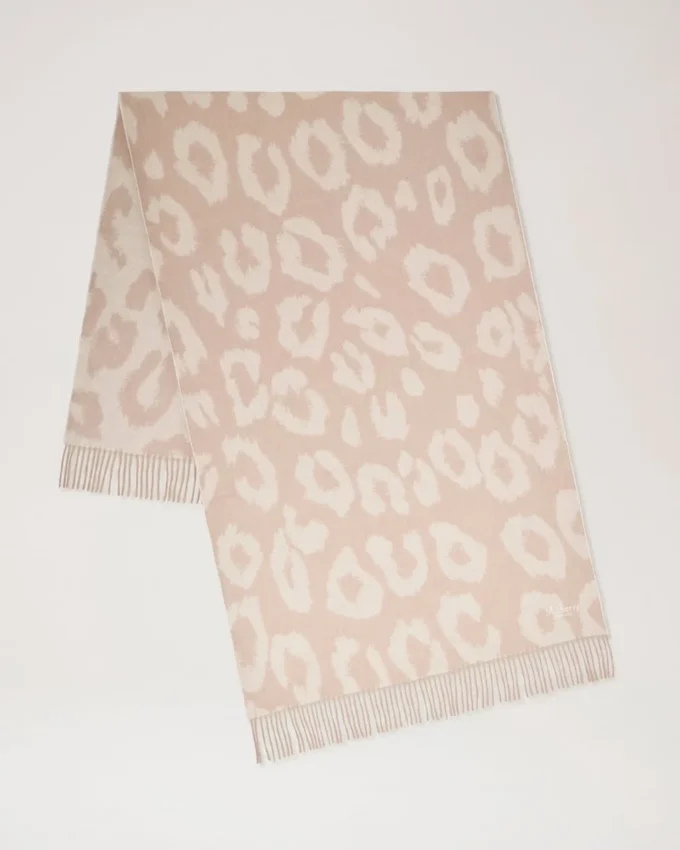 Leopardmönstrad merinoullssjal i färgerna Maple & Ecru