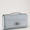 Lily Clutch Silver Iriserande läder med ödleprägling Lily Clutch Silver Iriserande läder med ödleprägling