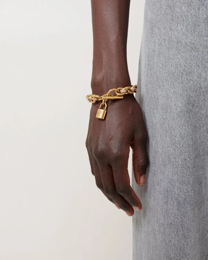 Lily läderarmband med kedja, liten Maple läder och metall Lily läderarmband med kedja, liten Maple läder och metall