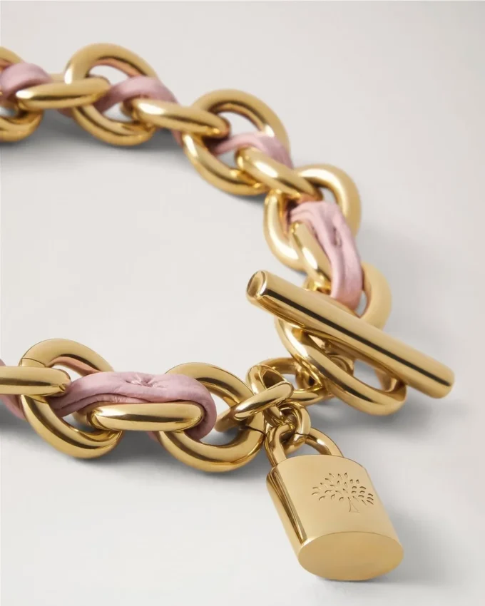 Lily läderarmband med kedja, liten, puderrosa, liten, klassisk struktur och pläterat rostfritt stål Lily läderarmband med kedja, liten, puderrosa, liten, klassisk struktur och pläterat rostfritt stål