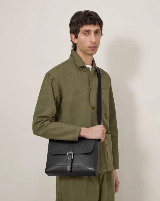 Liten Chiltern crossbody-väska, svart, liten, klassisk struktur