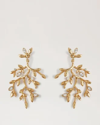 Långa örhängen med blad från mulberryträd i guld och blandade material Långa örhängen med blad från mulberryträd i guld och blandade material