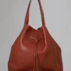 Millie Tote Begagnad Oak Legacy Nvt Begagnade väskor Millie Tote Begagnad Oak Legacy Nvt Begagnade väskor