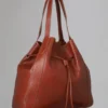 Millie Tote Begagnad Oak Legacy Nvt Begagnade väskor Millie Tote Begagnad Oak Legacy Nvt Begagnade väskor