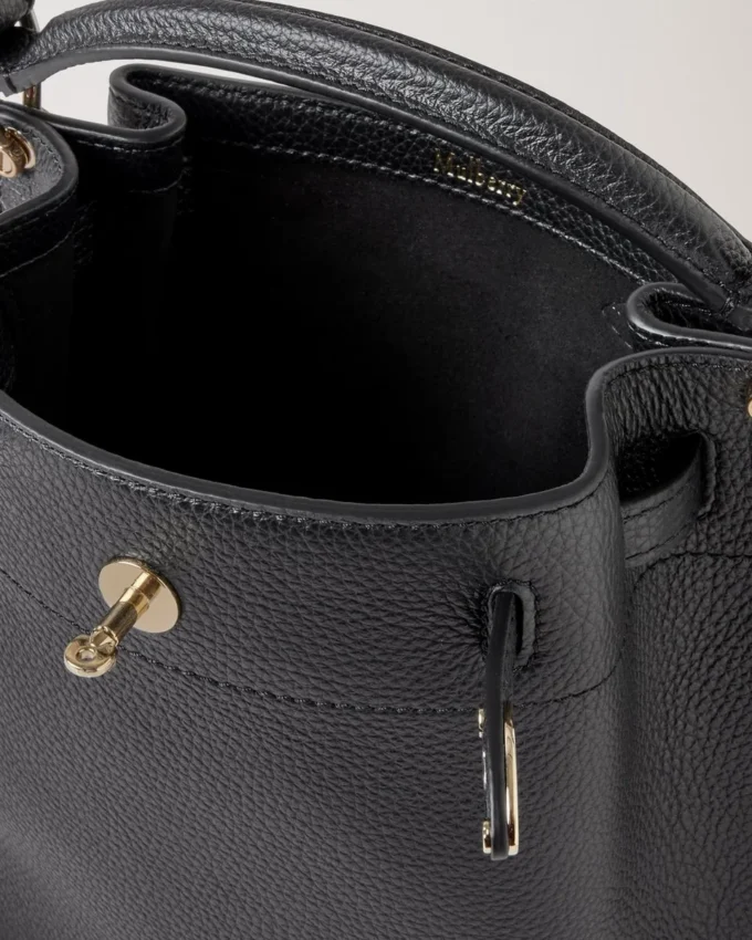 Mini Islington Bucket Svart Small Classic Grain Mini Islington Bucket Svart Small Classic Grain