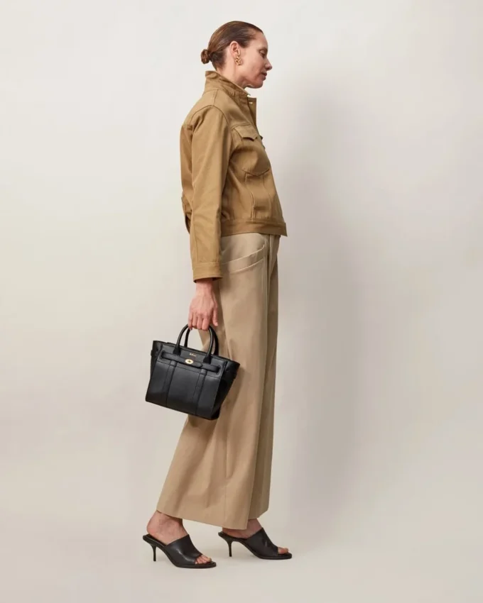 Mini Zipped Bayswater Svart Liten klassisk kornstruktur