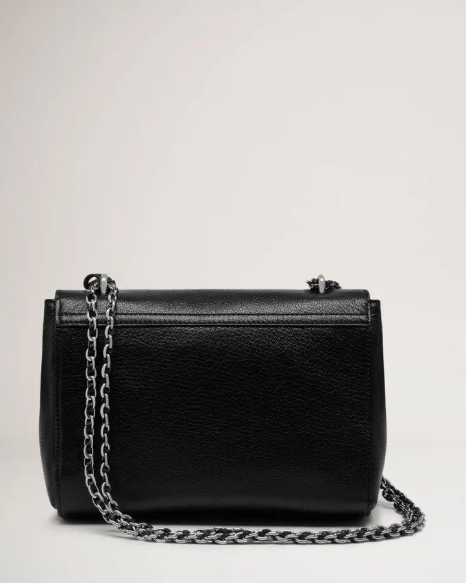Mulberry Lily i svart glansigt getskinn med silverfärgade detaljer Mulberry Lily i svart glansigt getskinn med silverfärgade detaljer