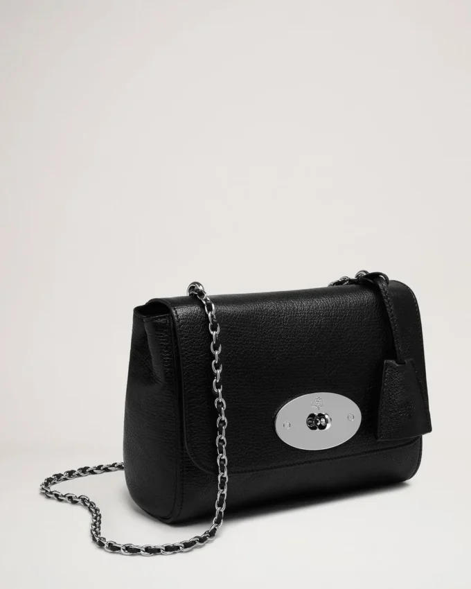 Mulberry Lily i svart glansigt getskinn med silverfärgade detaljer Mulberry Lily i svart glansigt getskinn med silverfärgade detaljer