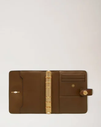 Postman’s Lock Agenda Oak Small Classic Grain Men Postman’s Lock Agenda Oak Small Classic Grain Men