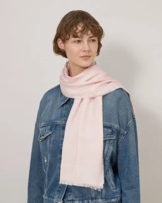 Rektangulär scarf med Mulberry-träd i blommande rosa bomulls- och sidenblandning Rektangulär scarf med Mulberry-träd i blommande rosa bomulls- och sidenblandning