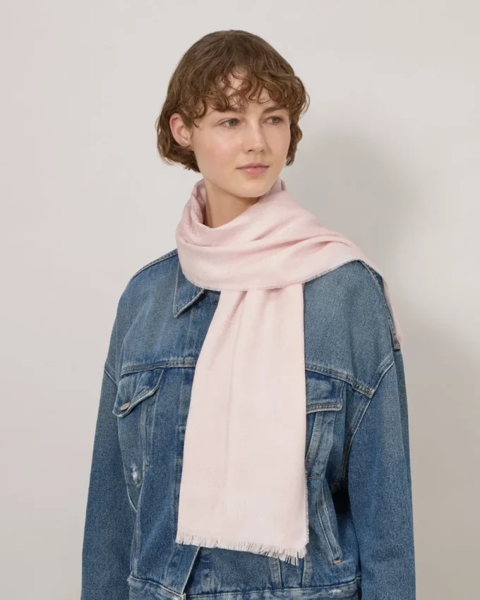 Rektangulär scarf med Mulberry-träd i blommande rosa bomulls- och sidenblandning Rektangulär scarf med Mulberry-träd i blommande rosa bomulls- och sidenblandning