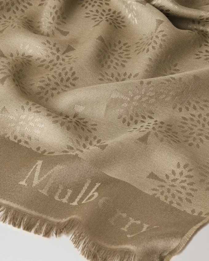 Rektangulär scarf med Mulberry-träd i linnegrön bomulls- och sidenblandning Rektangulär scarf med Mulberry-träd i linnegrön bomulls- och sidenblandning