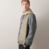 Rektangulär scarf med Mulberry-träd i linnegrön bomulls- och sidenblandning Rektangulär scarf med Mulberry-träd i linnegrön bomulls- och sidenblandning