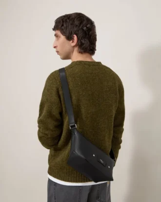 Rye Small Messenger Svart Mjukt kalvskinn Herr