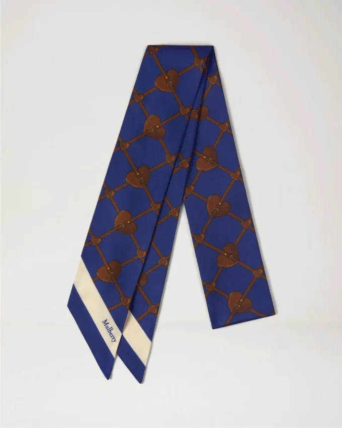 Smal scarf – hjärtfickor Pigmentblå återvunnen polyester Smal scarf – hjärtfickor Pigmentblå återvunnen polyester