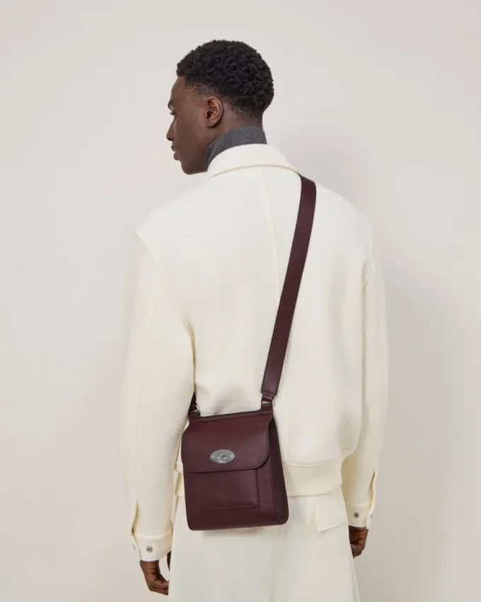 Small Antony Black Cherry Small Classic Grain Dam Small Antony Black Cherry Small Classic Grain Dam