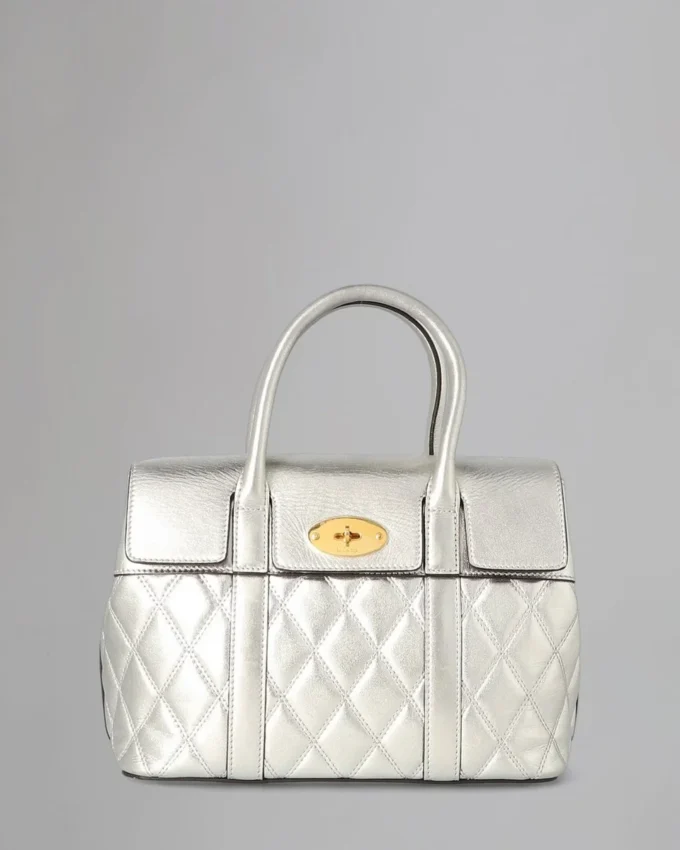Small Bayswater, begagnad, ljus silverfärgad, quiltad, slät kalvskinn Small Bayswater, begagnad, ljus silverfärgad, quiltad, slät kalvskinn