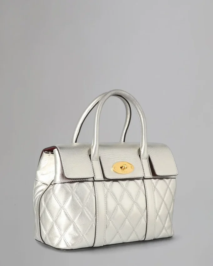 Small Bayswater, begagnad, ljus silverfärgad, quiltad, slät kalvskinn Small Bayswater, begagnad, ljus silverfärgad, quiltad, slät kalvskinn