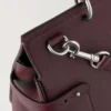 Stor Amberley-väska med handtag, svart körsbär, liten klassisk struktur Stor Amberley-väska med handtag, svart körsbär, liten klassisk struktur