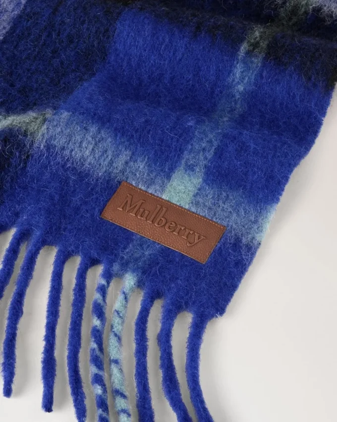 Överdimensionerad rutig texturerad halsduk i koboltblått och svart ullblandning Överdimensionerad rutig texturerad halsduk i koboltblått och svart ullblandning