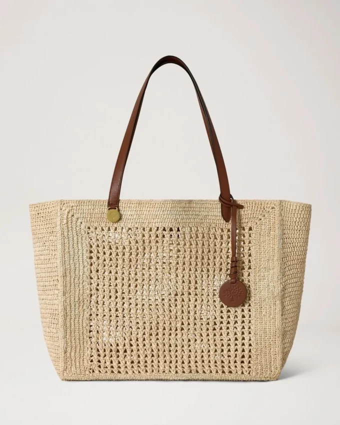 Virkad väska i naturfärgad raffia – sommarutgåva Virkad väska i naturfärgad raffia – sommarutgåva