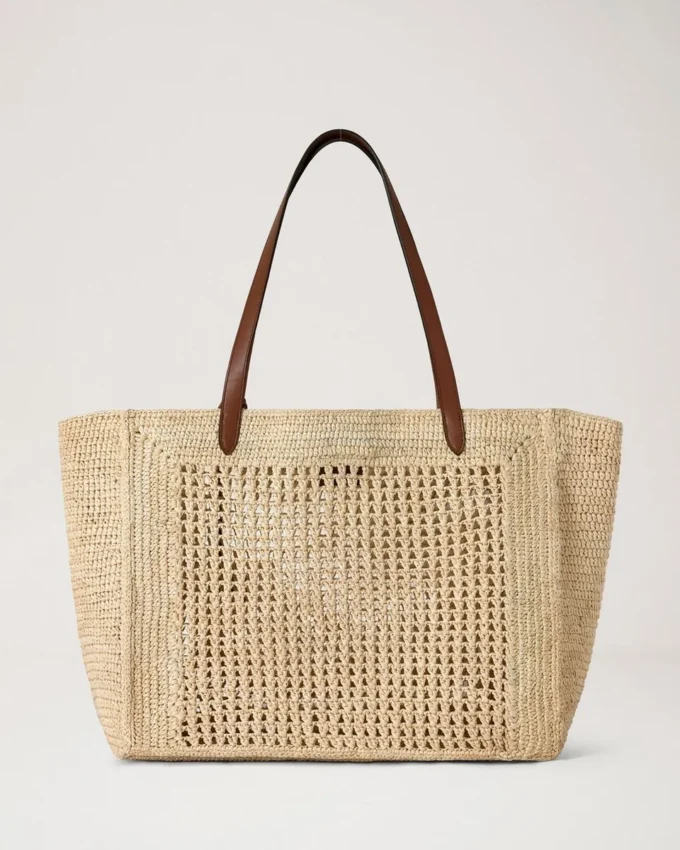 Virkad väska i naturfärgad raffia – sommarutgåva Virkad väska i naturfärgad raffia – sommarutgåva